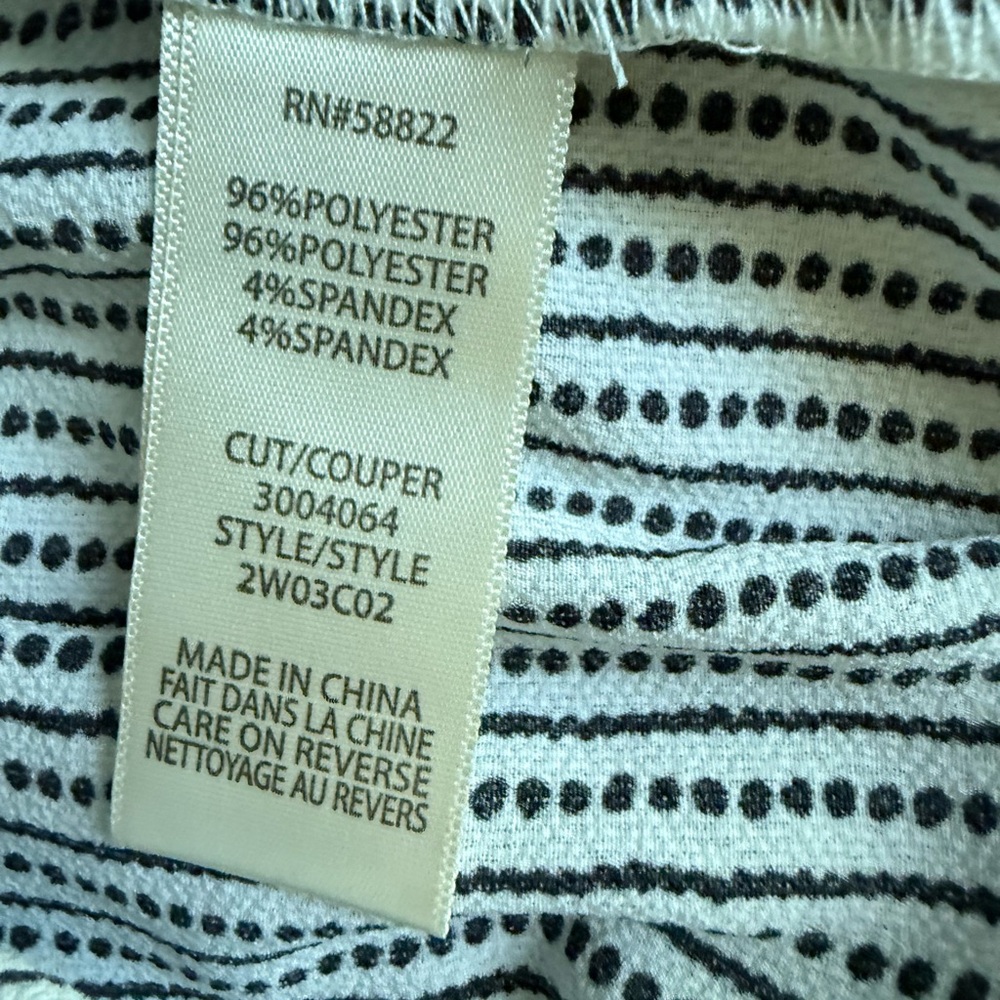 NWT! Max Studio Women's Plus Size Pull-on Stripped Crepe Shorts with Pockets 3x - Picture 4 of 5